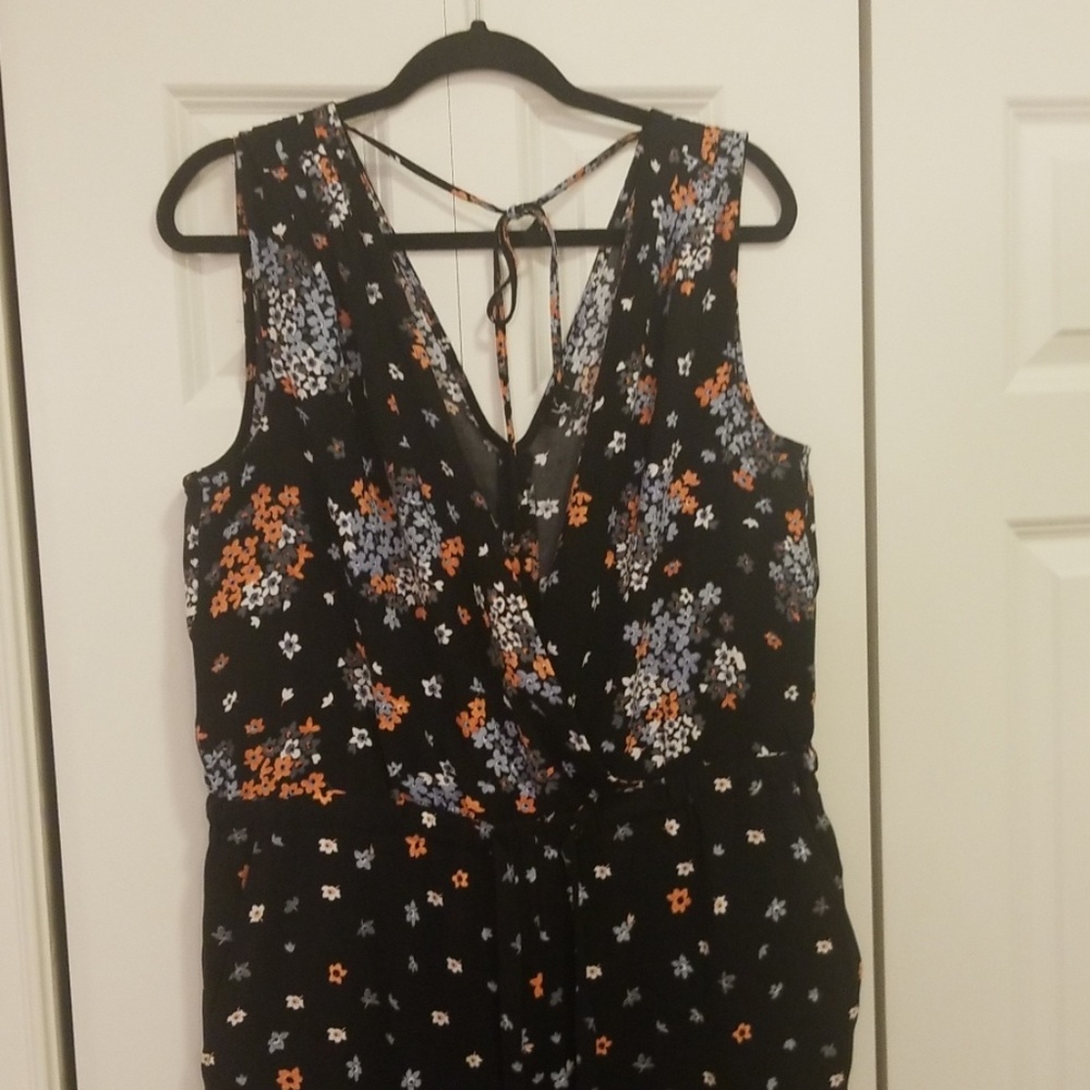 😍 floral jumpsuit WITH pockets